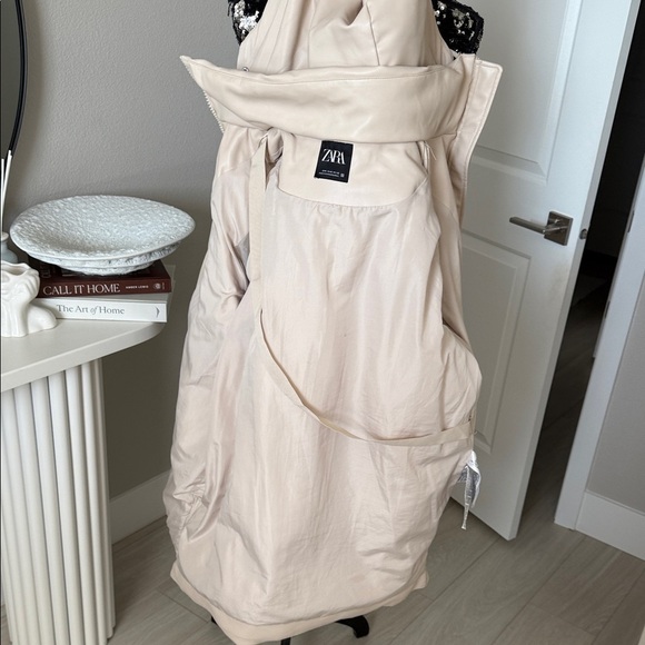 Zara Women's Beige Puffer Jacket - Picture 8 of 8
